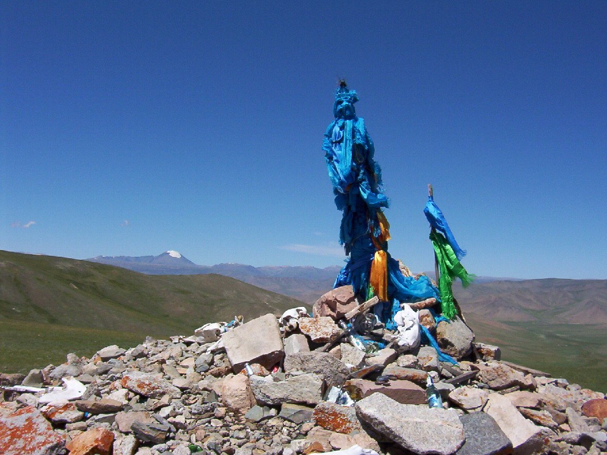 During my 2003 horsetrek I placed a blue khadag on an ovoo near Otgon Tenger for my Nan. She loved me traveling &amp; fully supported my Mongolian trips, even when my parents thought I was mad &amp; discouraged me.  bit.ly/2RJcbV0

#Mongolia #travel #spirit #ovoo #memories