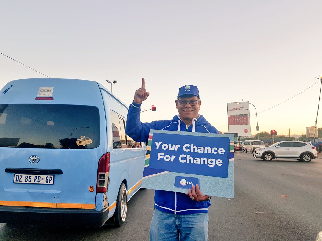 MmusiMaimane's tweet photo. Dobsonville dumelang!

This is our last push ahead of our #DAfinalRally at Dobsonville Stadium, Soweto tomorrow. 

This morning we are here to mobilise the people of Soweto for CHANGE.

#PhetegoRally https://t.co/VUxxsbk6Z7