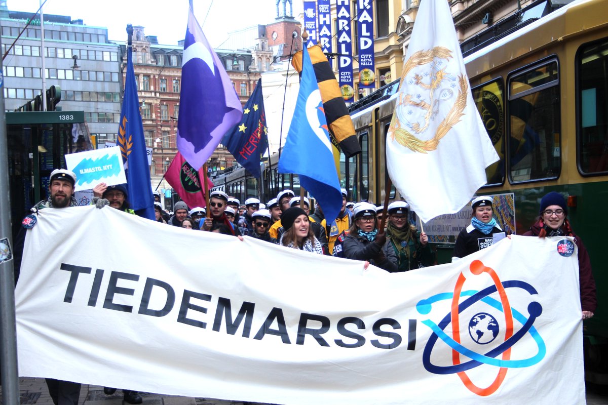 helsinkiuni's tweet image. Marssi tieteen puolesta! 🎩 Tule mukaan tukemaan tiedettä ja tieteentekijöitä maailmanlaajuisessa Tiedemarssissa huomenna 4.5. Helsingissä. Kenen kanssa sinä aiot marssia? #tiedemarssi #siksitiede @ylioppilaskunta @Tieteentek Lisää tietoa FB-tapahtumassa: facebook.com/events/3121336…