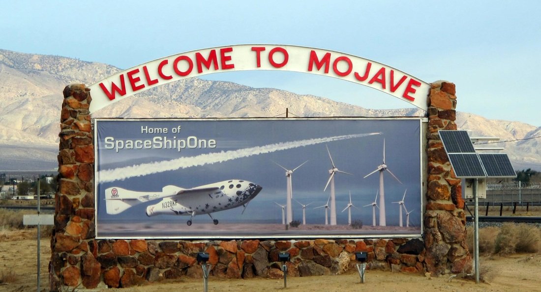 CptArcherEVA's tweet photo. So, decided to take off, and check out some of the surrounding areas. I came across a small town on the desert... https://t.co/5PdmchJauG