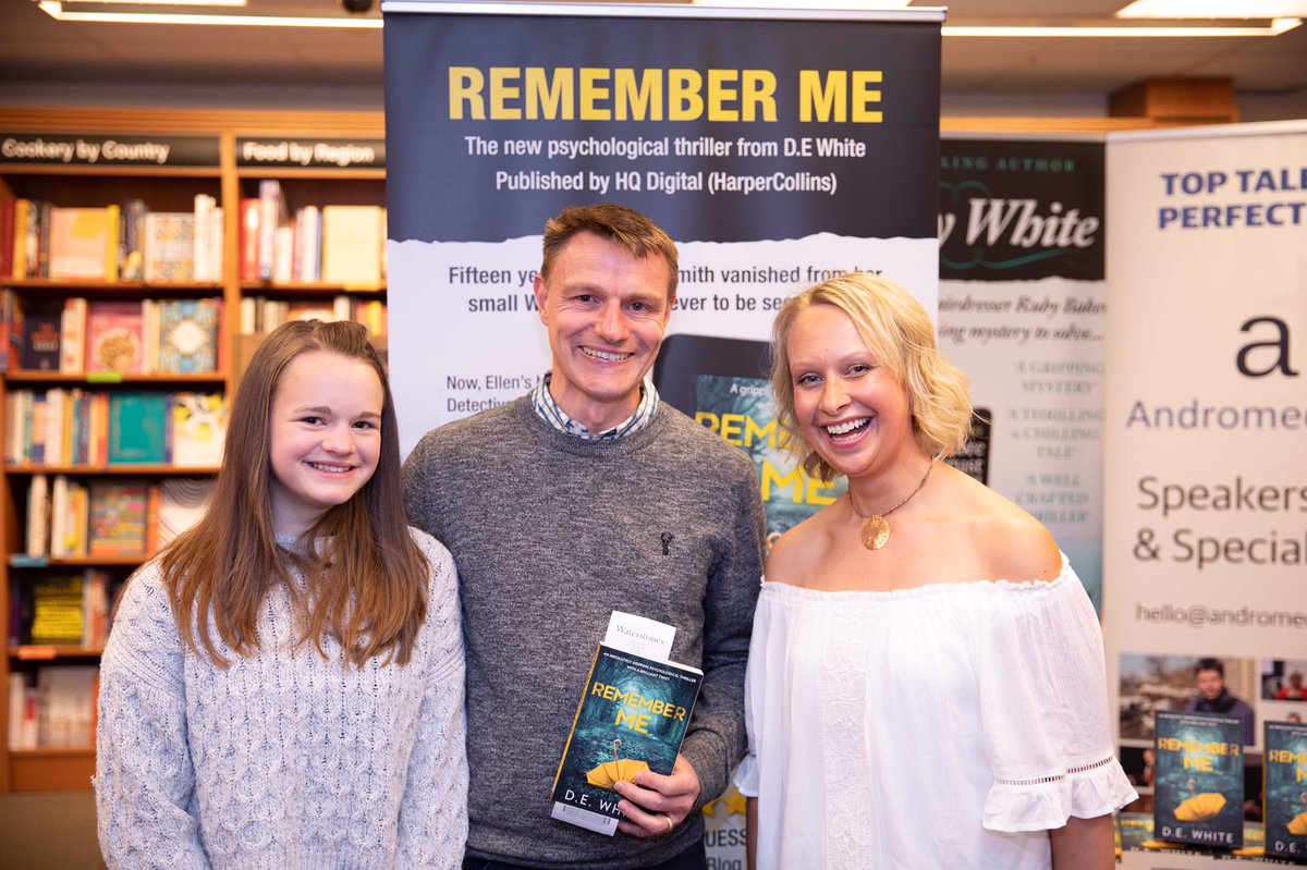 DEWhiteAuthor's tweet photo. @AndromedaTalent @HQDigitalUK #RenemberMe Launch Party pics by #SingularisPhotography 📚 https://t.co/1Mdlry2SSp