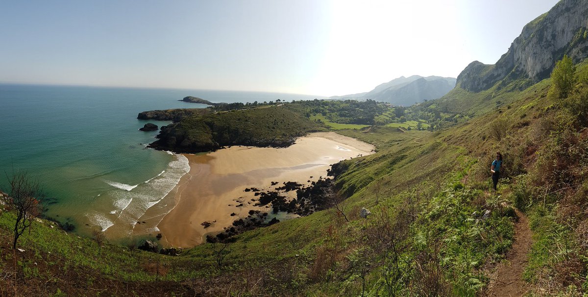 mugimendi's tweet photo. Travesía de Oriñón a #Laredo por la costa 
#trekking

https://t.co/j5JZvX0YqE https://t.co/AFLQZ7Pc1o