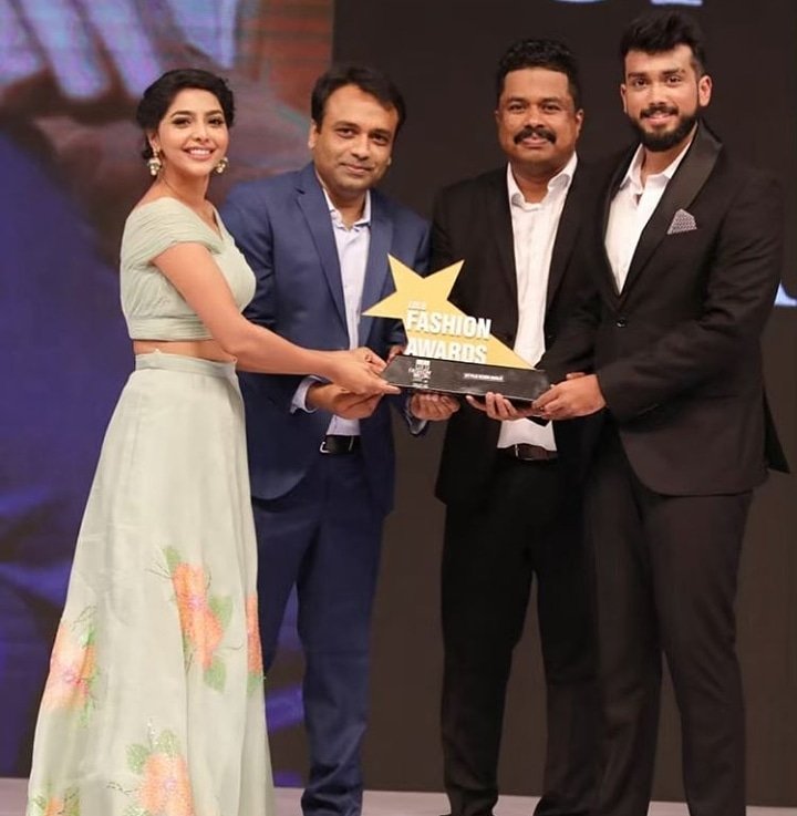 #KalidasJayaram received Youth Icon Of The Year award at #LuluFashionWeek.