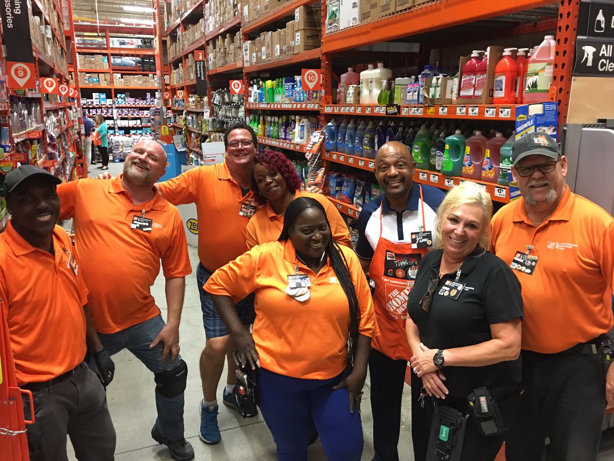 tammy_latorre's tweet image. 249 VIP walk yesterday with VP Met Tim Wilkerson, SDME Calvin and RDME Juan , Sup Tammy shows her bosses she knows the Met Processes. Thank you all my team loved seeing you Tim in person. @timwilkerson5 @WardallyJ @ShainaBoggan @Marco_sflMEM @RubenRo48457043 @SchlickerRobert
