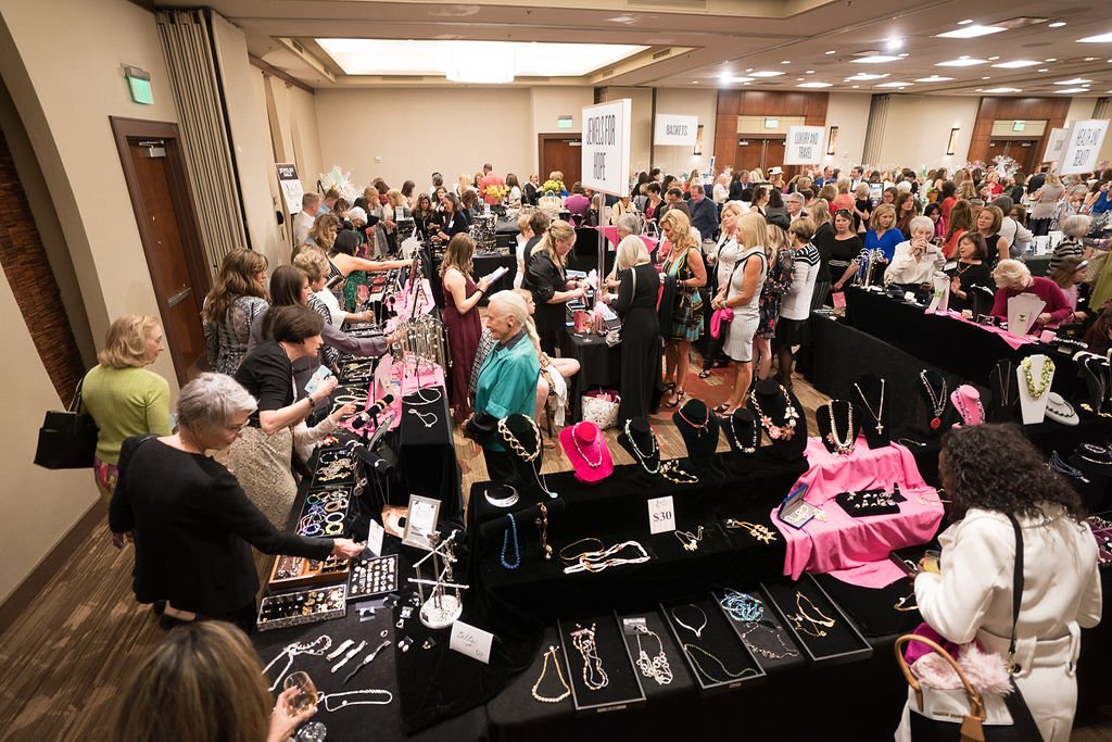 CDFdiabetes's tweet photo. This dedicated Jewels for Hope Committee collects pre-loved jewelry to sell at events like the #SpringBrassRing where they raised over $16,000 for CDF! #ThankYou to Co-Chairs Susan Squyer and Lori Visciano, the Committee members, The Guild, and everyone who has donated jewelry! https://t.co/zK0wNzaToy