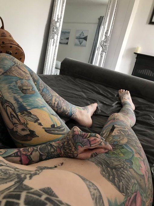 In the mood to lie naked in bed all day and do fuck all ☺️  https://t.co/KYsrj0N6ye https://t.co/aKf<a href="/tag/ribtattoo"class="tags"><span>#ribtattoo</span></a>