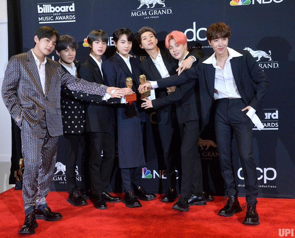 10_asis's tweet photo. 😍BTS 😍 https://t.co/CxuykDyaXX
