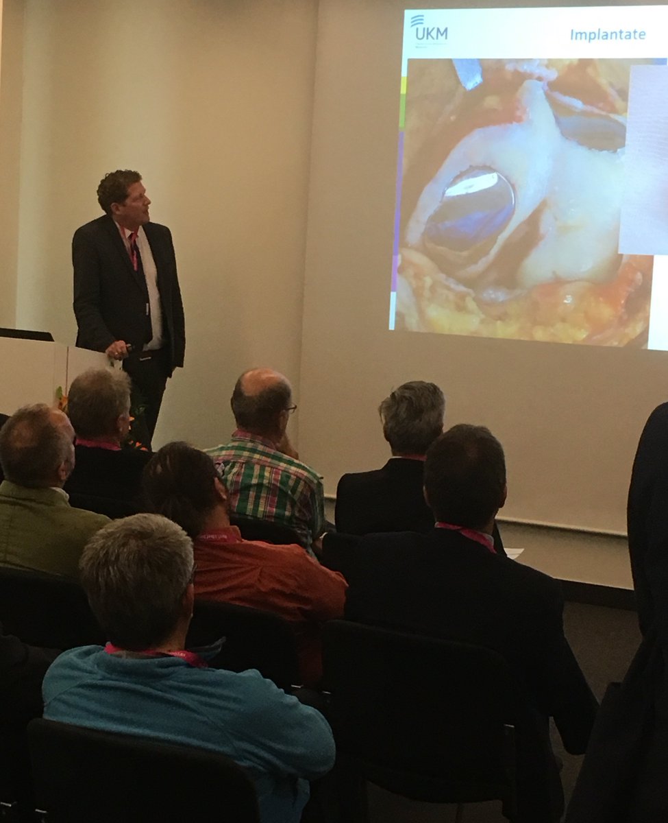 Episurf's tweet photo. Dr Clemens Kösters presenting his experience of #Episealer in his practice and his latest clinical follow-up data at the #VSOU congress in Baden Baden, Germany. #kneepain #resurfacing #cartilage #focal #Episurf https://t.co/yF8FLV3KN3