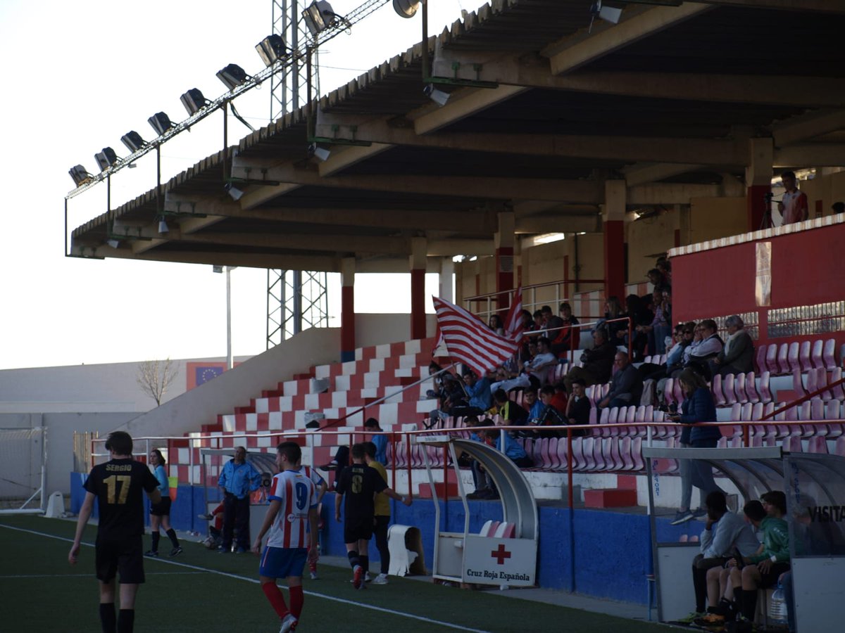 Apoyanos!!!! 👏👏⚽
Estamos a un paso de ser campeones de la província de Huesca y conseguir una plaza para el ascenso a Liga Nacional

Este sabado nuestro Juvenil A juega a las 18:00 en el Isidro Calderón 🏟️
Te esperamos!
#canterarojiblanca #Monzon #seremosmás 🔴⚪⚽