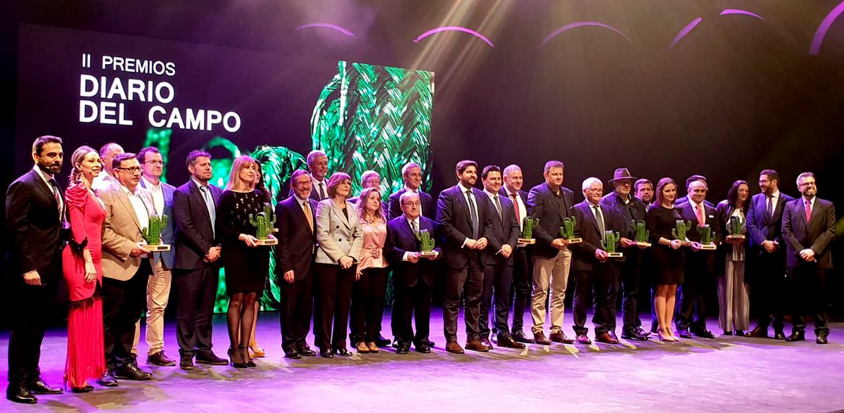 Proexport_Spain's tweet photo. Fantástica noche la vivida en los #IIPremiosDDC @La7_diariocampo. Enhorabuena por el premio a @soltirsl #Agromediterránea y @alcachofa_es, así como al @scrats_regantes en su 40 aniversario https://t.co/eEInzyFKn4