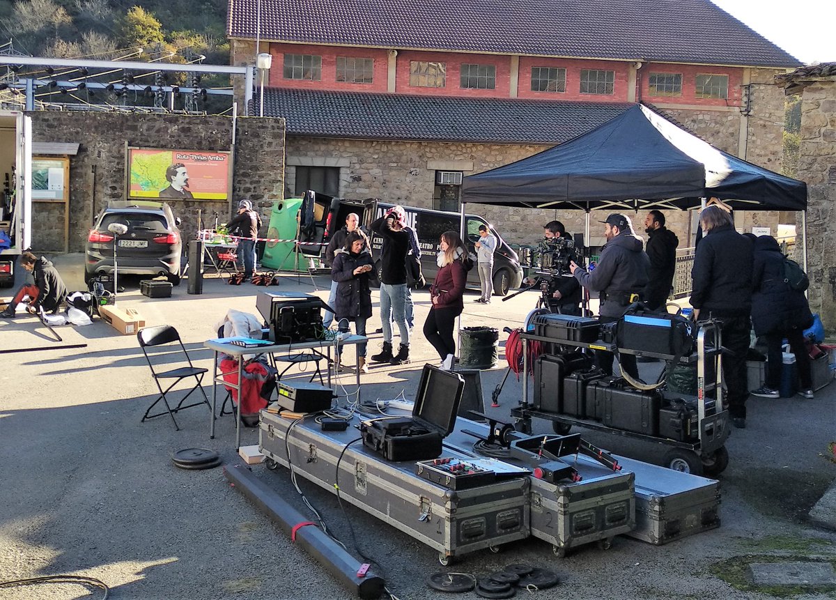 AytoRionansa's tweet photo. El @fescinepielagos proyecta esta tarde el corto '27 minutos', del director con orígenes en nuestro municipio @FerGonzalezCut y rodado en #Rionansa en otoño pasado. ¡Mucha suerte! https://t.co/gGTkfoaK0K