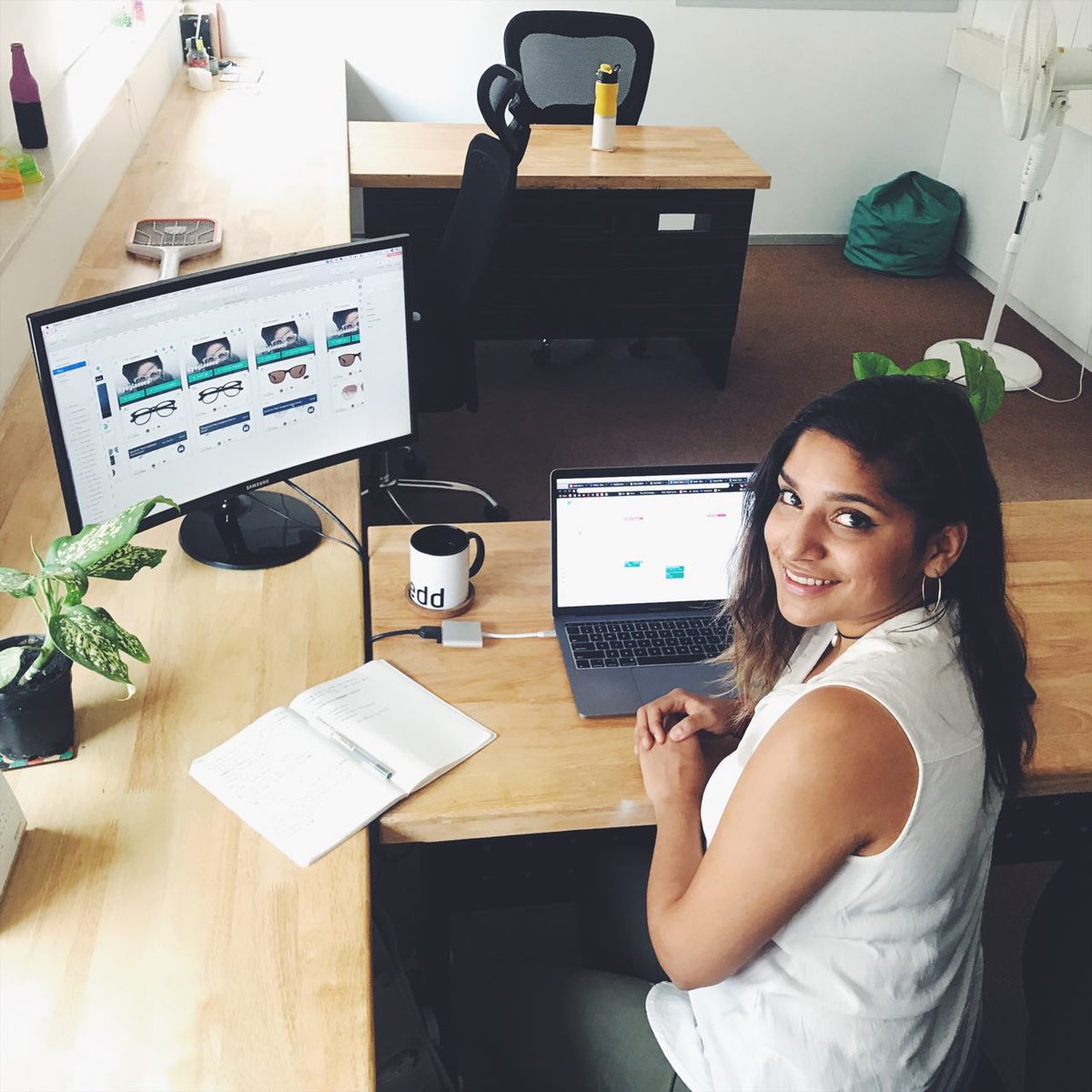 reddexperience's tweet photo. Workspace of the day.
@SaveTheDayShay 
#ux #ui #uxdesign #userexperience #redd #uidesign #design #reddexperiencedesign #workspace #workstation #designspace #designspiration #workspaceoftheday #reddworkspaces https://t.co/AReip1lewv