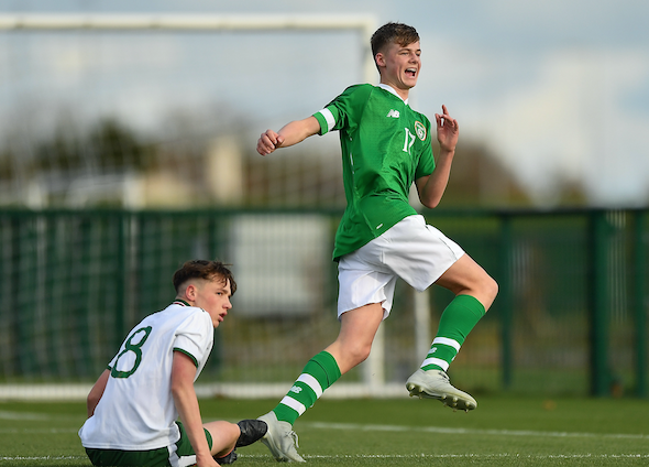 HT: #IRLU16🇮🇪 1-2 Ukraine

An action packed first half sees Evan Ferguson's opener cancelled out by two quick-fire Ukrainian goals in the UEFA Development Tournament. 

#COYBIG🇮🇪