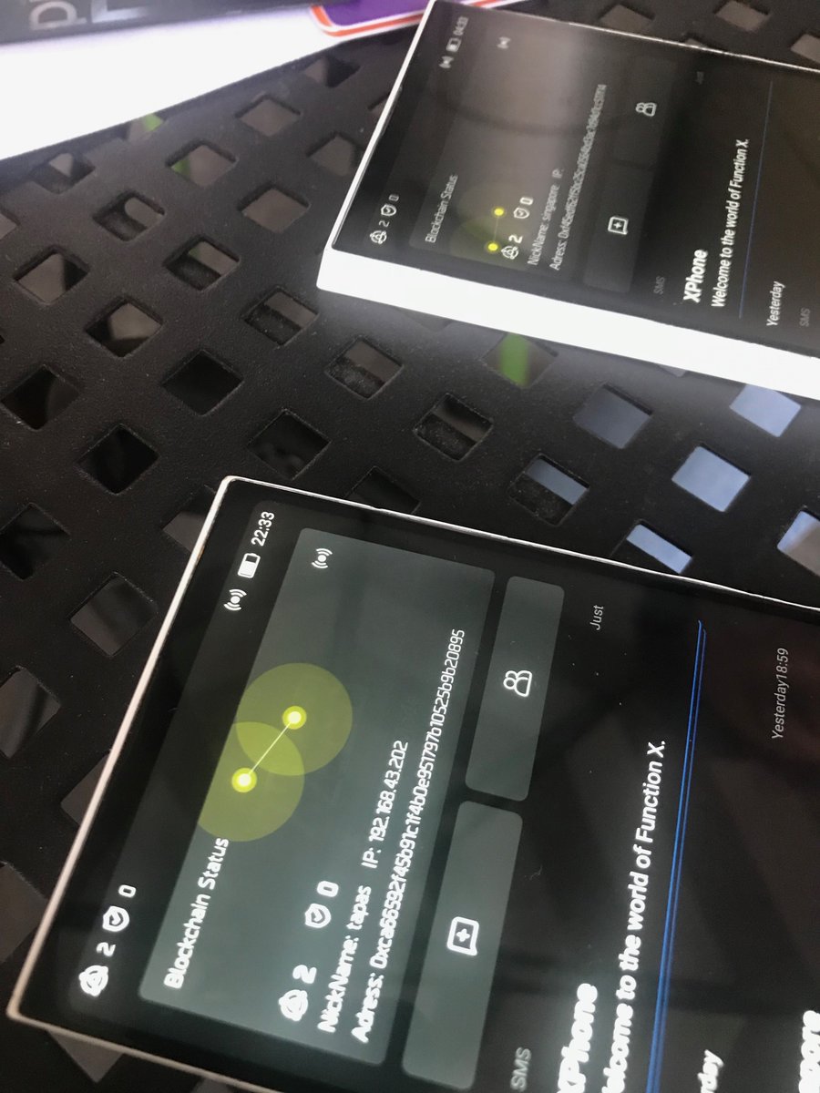 yoshilog's tweet photo. ヤバすごいものを見た。
ブロックチェーン・フォーンの試作品。
信頼（キャリアー）に依存しないコミュニケーションが始まる。 https://t.co/r9UeaPQzeg