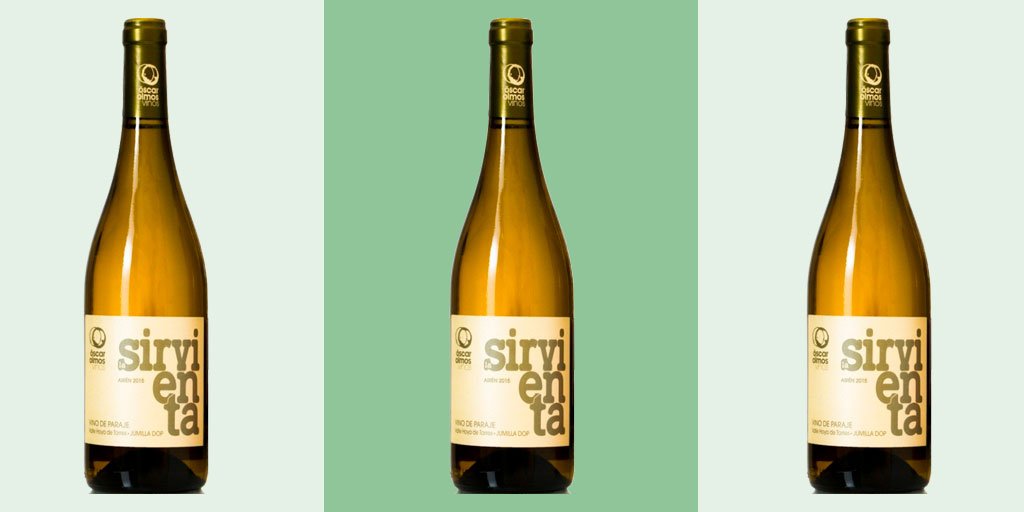 vinorea_'s tweet photo. @enoturEspana @TecnoVino ¡Nos encantan! 🍷♥
Añadimos también uno de nuestros preferidos, #LaSirvienta 🔝
https://t.co/mvzu9L3k2u
.
.
.
#airén #vino 
@enoturEspana 
@OscarOlmosVINOS https://t.co/VhSb8rRCnT