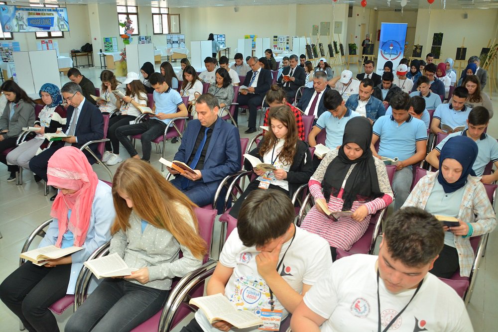 Vali Ersin Yazıcı, BENGİ (Balıkesir Eğitimde Niteliği Geliştirme ve İzleme) Projesi kapsamında Havran Muzaffer Leman Akpınar Mesleki ve Teknik Anadolu Lisesini ziyaret etti.