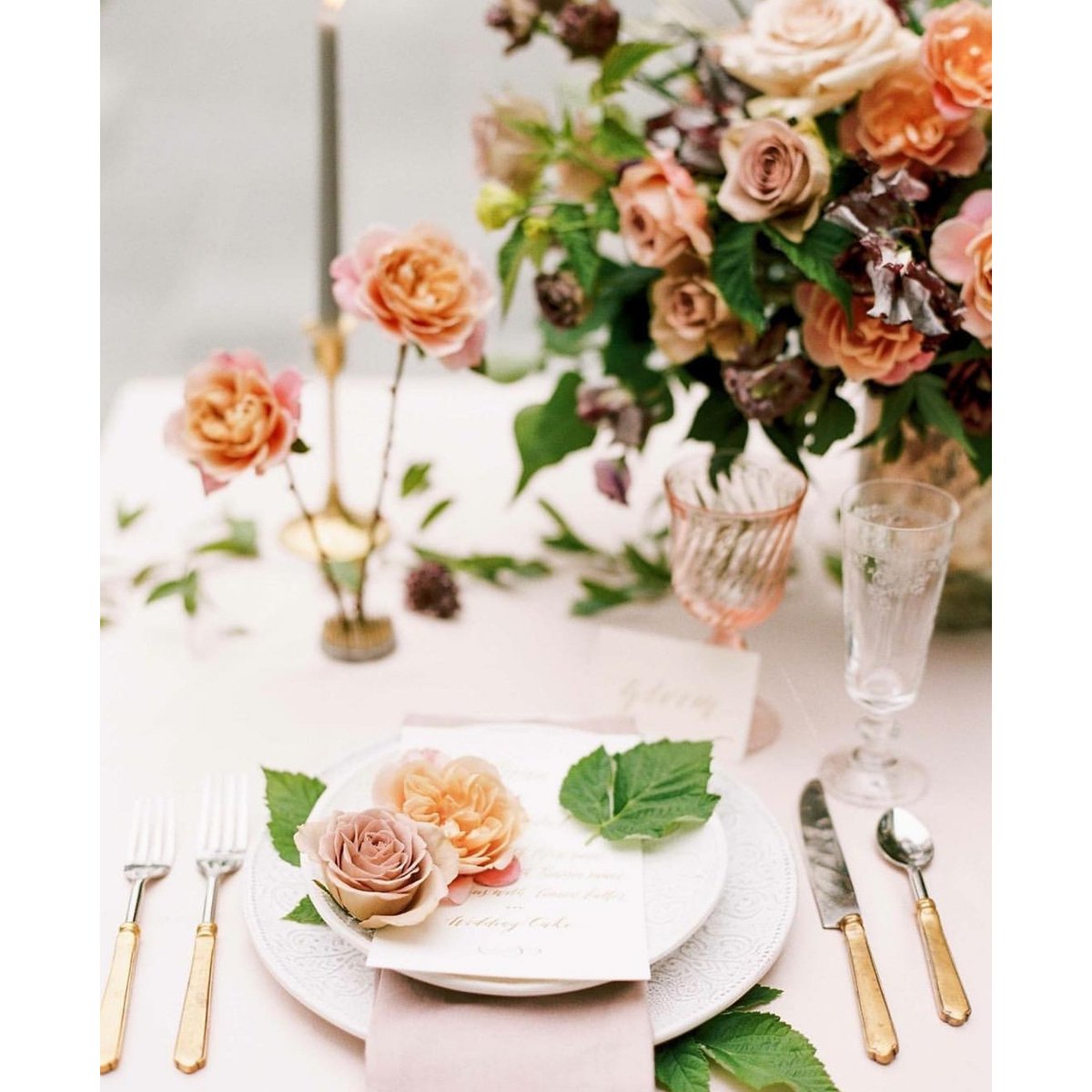 Decoración floral 😍 #bodas #eventos #wedding #flores #decoracion #mesa #campestre #romantico #weddingplanner #fincasdeensueño #bodasromanticas