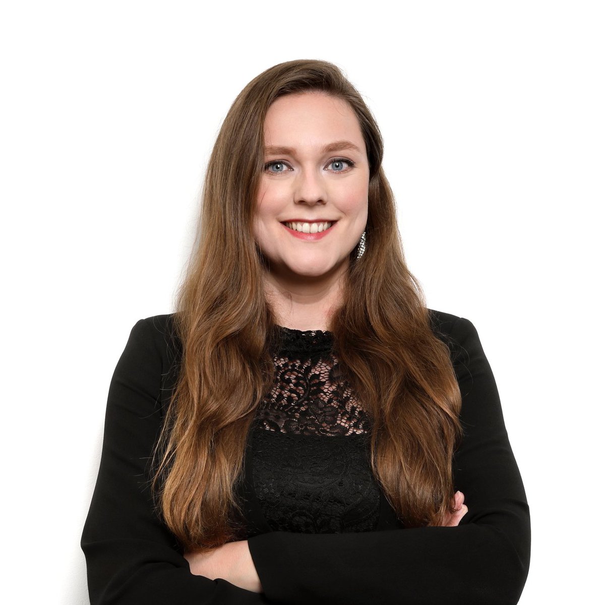Even voorstellen: onze goedlachse #Officemanager Daphne Roox. 
Bij ons werkzaam vanaf 2012. "Ik merk dat ik mij vanaf dag één ontzettend betrokken voel bij dit kantoor en dit maakt dat ik nog steeds iedere dag met veel plezier naar mijn werk ga!” hetwetshuys.nl/blog/even-voor…