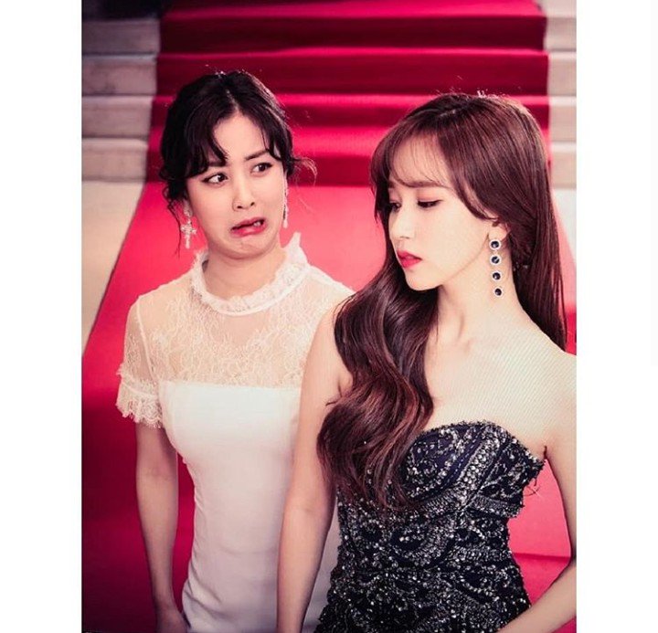 Ball36321498's tweet photo. อี่จีฮโยนี่ขี้อิจฉาจังเลยอ้ะ เห็นเค้าสวยกว่าก็อิจฉาตาร้อน น่าสมเพชนะครับ 
#antitwice https://t.co/JiKEOOReDl
