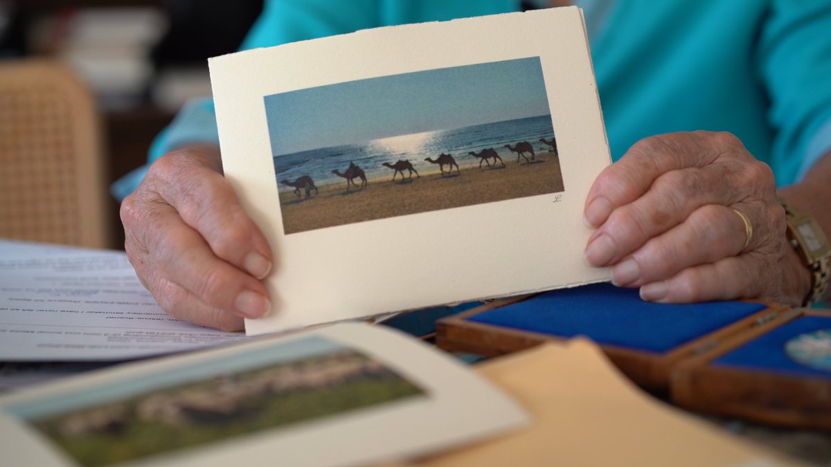 Please support our project on #Kickstarter : bit.ly/2LaND4Z
This is one of 13 limited handmade postcards made by Carl Lutz himself who saved tens of thousands of jews during #ww2 #support #hero #story #history <a href="/HolocaustUK/">H.E.T.</a> #NeverAgain #evastories