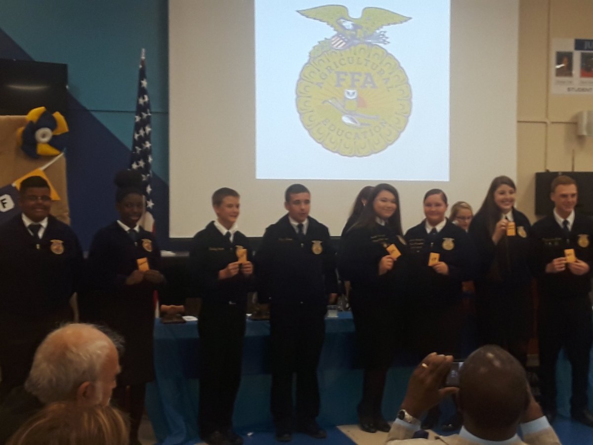 Congrats to new Apopka High FFA chapter board! Great job to all on a great annual banquet!