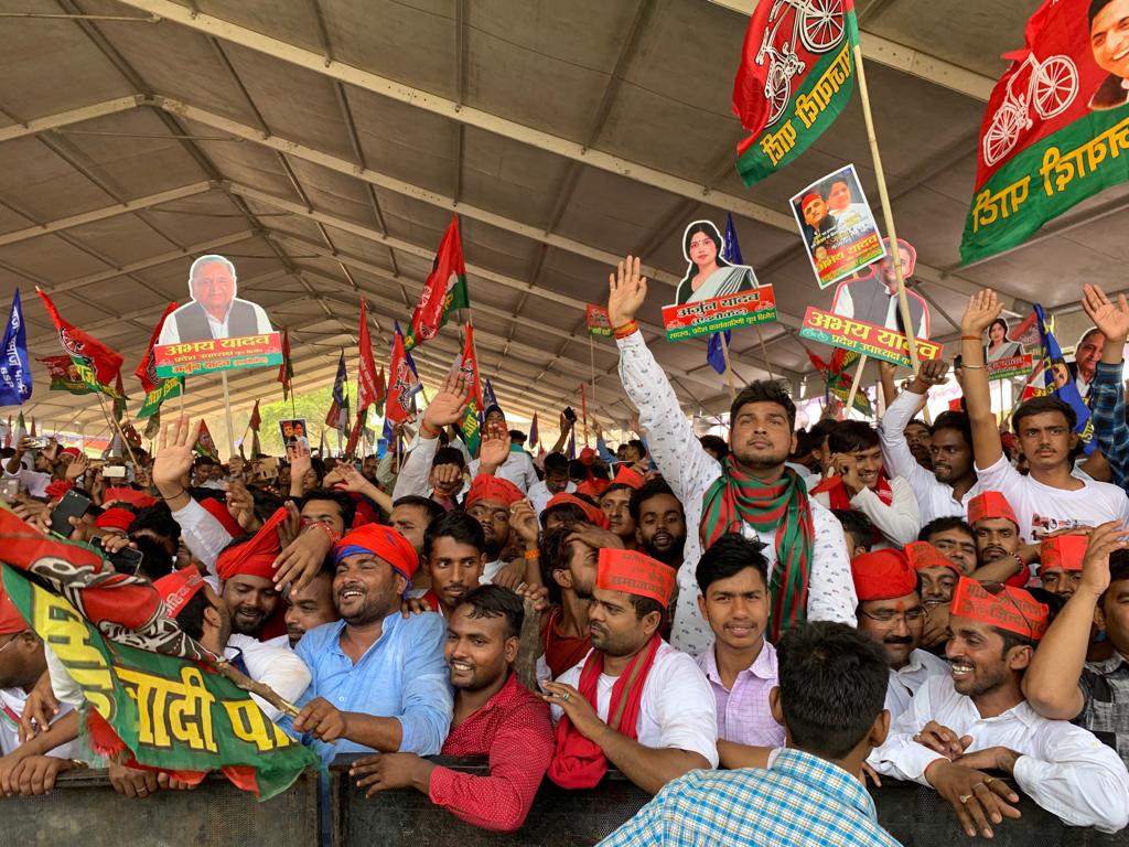 samajwadiparty's tweet photo. फैज़ाबाद: राष्ट्रीय अध्यक्ष श्री अखिलेश यादव जी की चुनावी जनसभा https://t.co/5Mjz1u80B8