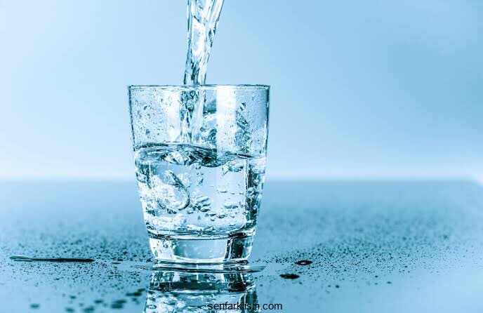 Günde ne kadar su tüketmeliyiz? senfarklisin.com/gunde-ne-kadar… #senfarklisin #sağlık #sağlıklıyaşam