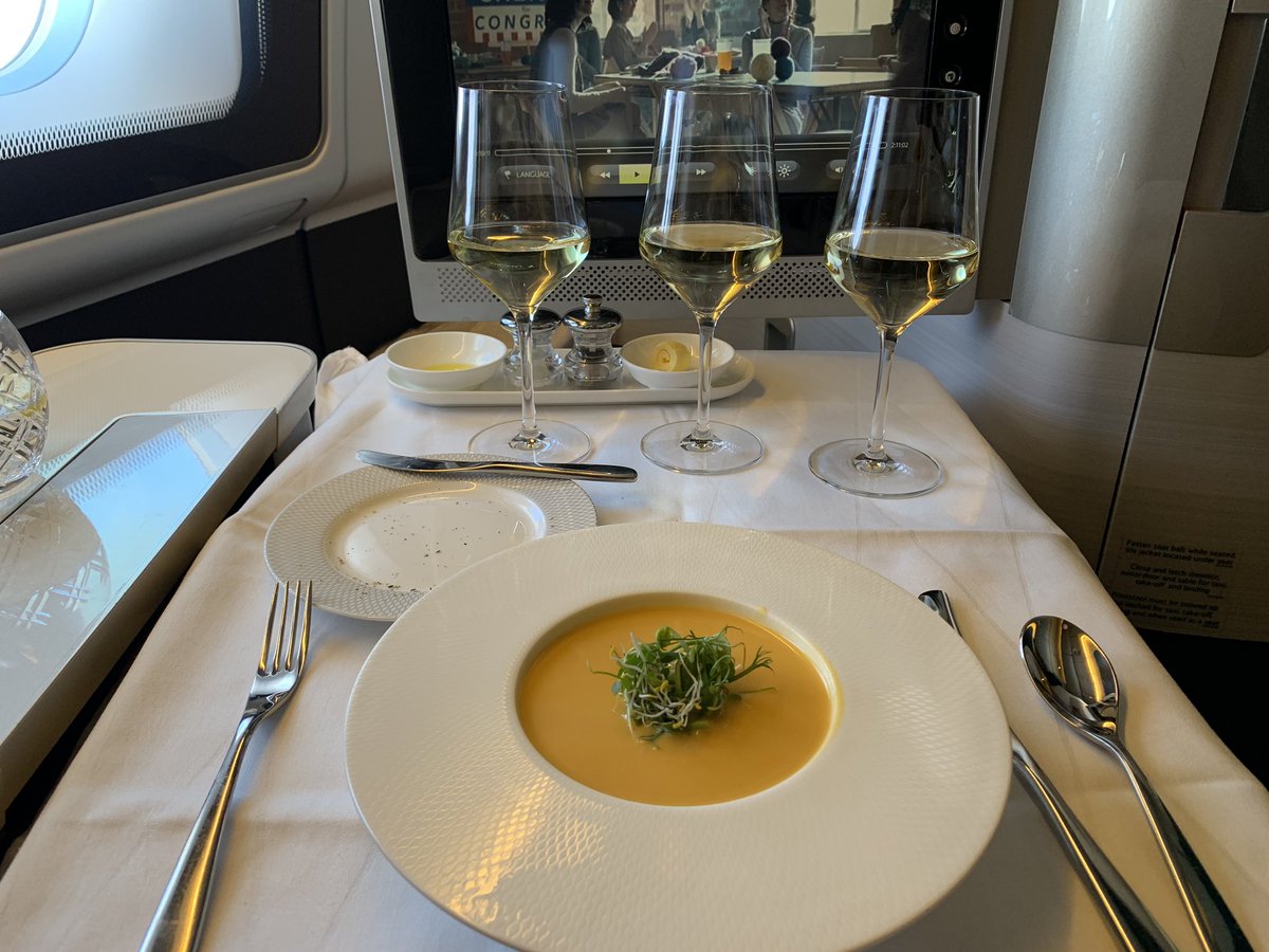 _Gary999's tweet photo. In keeping with #BritishAirways #FirstClass tradition, one enjoyed two starters. I can confirm the rumour - #BA Soups are a taste sensation! #First #First-First #FirstClassFlight #luxury #1A #BA007 #Boeing777-336 #FineDining #BA100 #GoldenAgeOfFlying #JetSetter https://t.co/NRvzEEBjpr