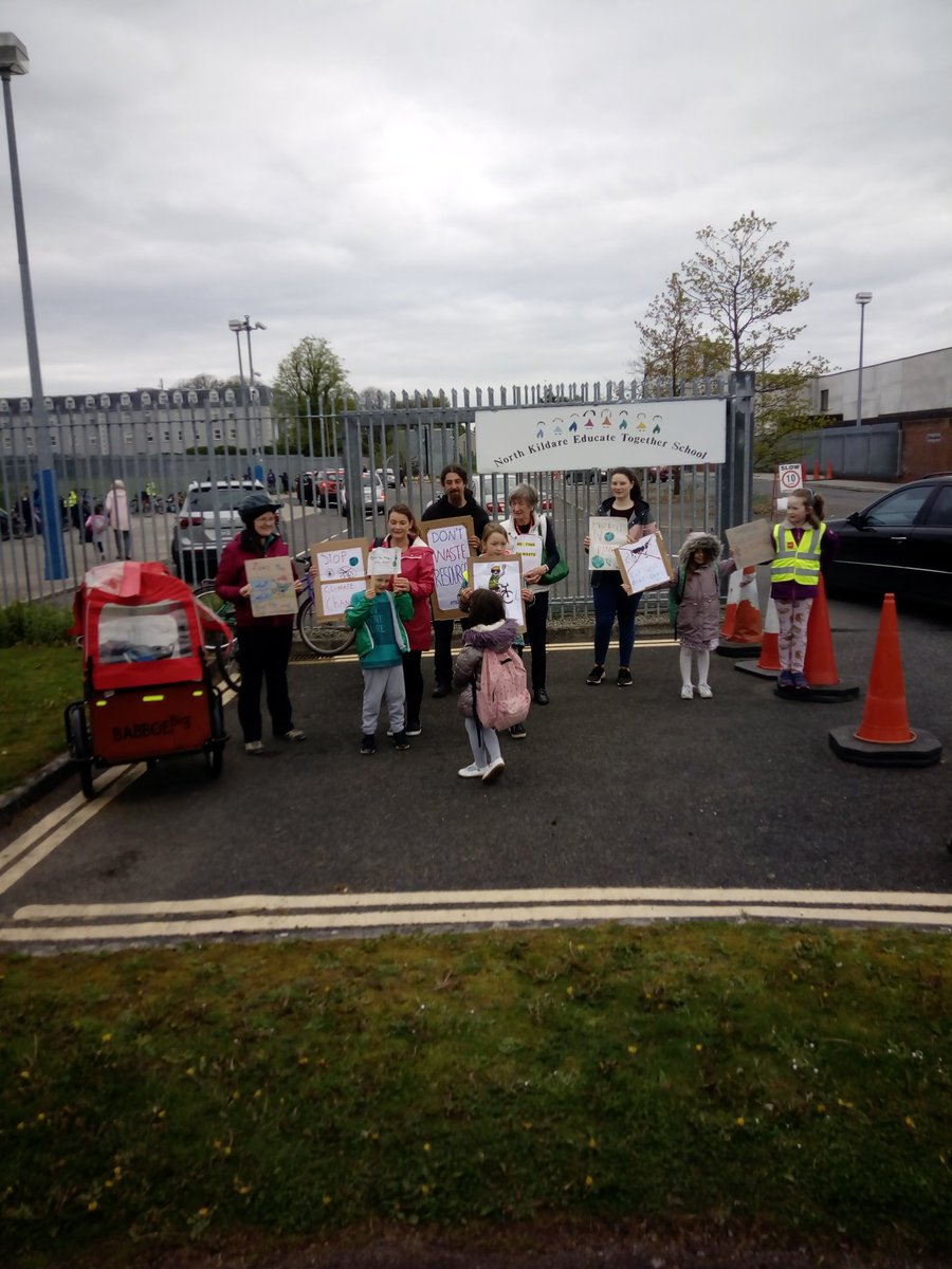 NellieTat's tweet photo. Week 7: Parents and pupils at NKETNS Celbridge. Our newest addition has been persuading his family to reduce plastic waste! #FridaysForFuture #ParentsForFuture #ParentsForClimate #ClimateStrike @GretaThunberg @LeoVaradkar @RichardbrutonTD @gold_lgold @pullthebrakes @LiffeyChamp https://t.co/LnXr1aLzw1