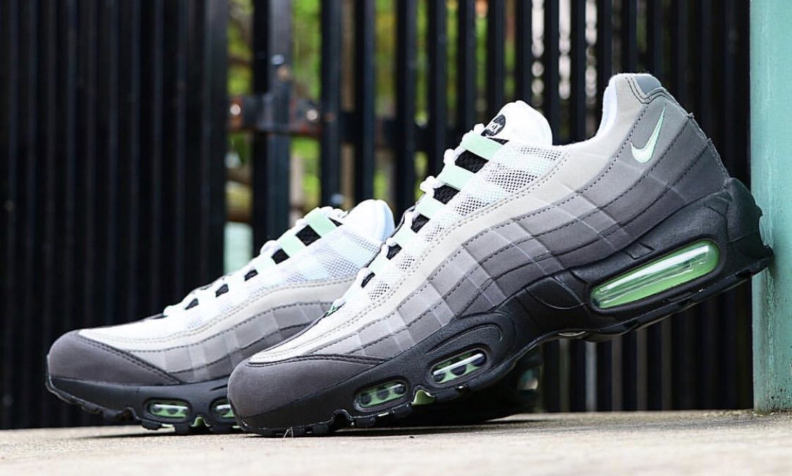 Nike】イエローグラデを彷彿とさせるミントグリーン系の新色 Air Max