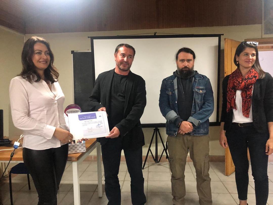 ZNN_Network's tweet photo. Trakya Üniversitesi Güzel Sanatlar Fakültesi'ne misafirperverliği için teşekkür ederiz. ☺️
#illustrasyon #illustration #art #drawing #artist #illustrator #resim #digitalart #photography #turkishillustrators #childrenbooks #books #graphicdesign #painting #illustratorsplatform https://t.co/VgUsDyPqvy