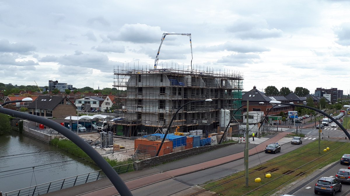 BrabanderP's tweet photo. Vandaag wordt de laatste vloer gestort. Komende weken zal het dak gerealiseerd worden. @Weboma #ArcadeWonen #20appOosteinde https://t.co/I3GLKrj6oO