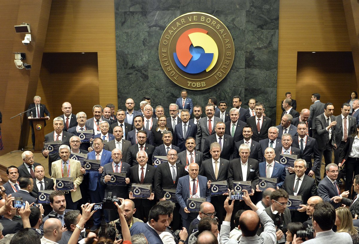 Hizmet şeref plaketleri ve proje ödülleri sahiplerine takdim edildi tobb.org.tr/Sayfalar/Detay… @fuatoktay06 <a href="/pekcan/">Ruhsar Pekcan</a> <a href="/RHisarciklioglu/">Rifat Hisarcıklıoğlu</a>