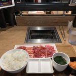 秋葉原に新しくできた一人焼肉に行ってきた!お腹いっぱい食べてこの値段はお得!