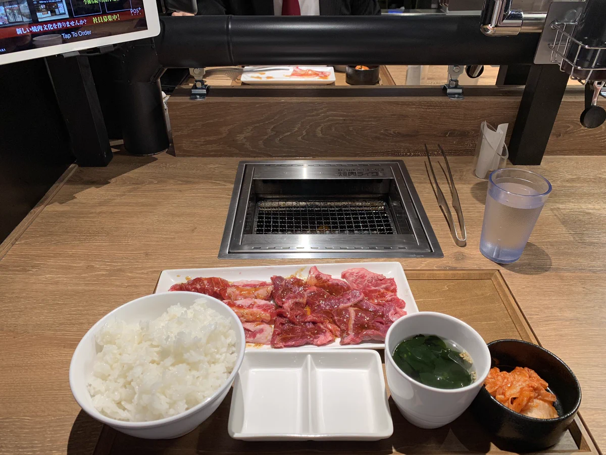 秋葉原に新しくできた一人焼肉に行ってきた！お腹いっぱい食べてこの値段はお得！