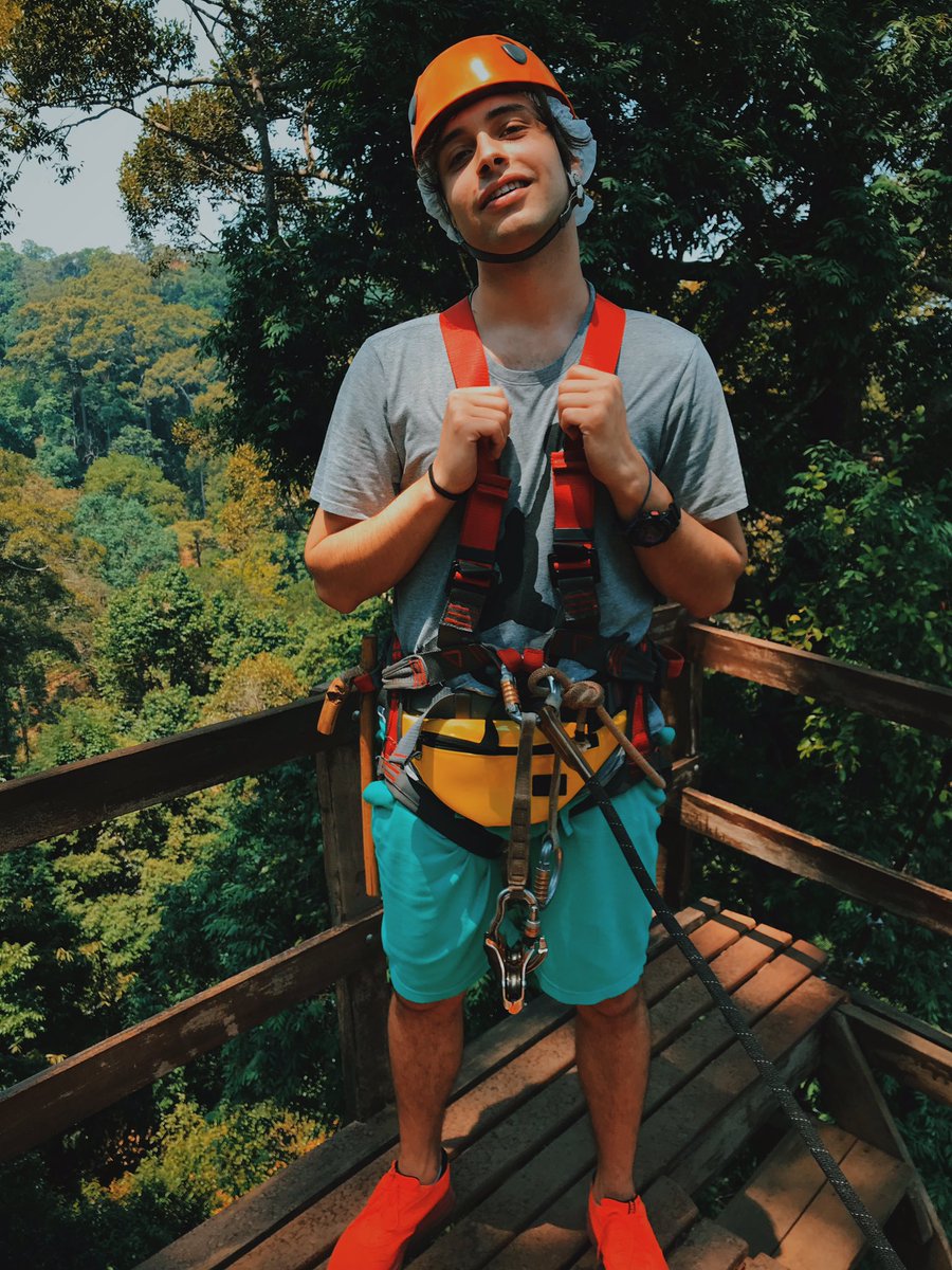 nvzem11's tweet photo. Flight jungle #Thailand https://t.co/v0SpitGJUX
