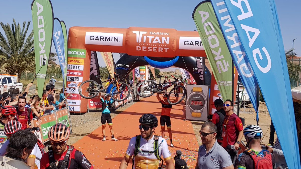 KH7_Sport's tweet photo. Y lo consiguieron #AnnaRamirez y @betalucx ganadores absolutes de esta @TitanDesert felicidades!!!! Y es especial a TODO TODO el equipo #VIORCAMKH7 https://t.co/Fr0byRTqaU