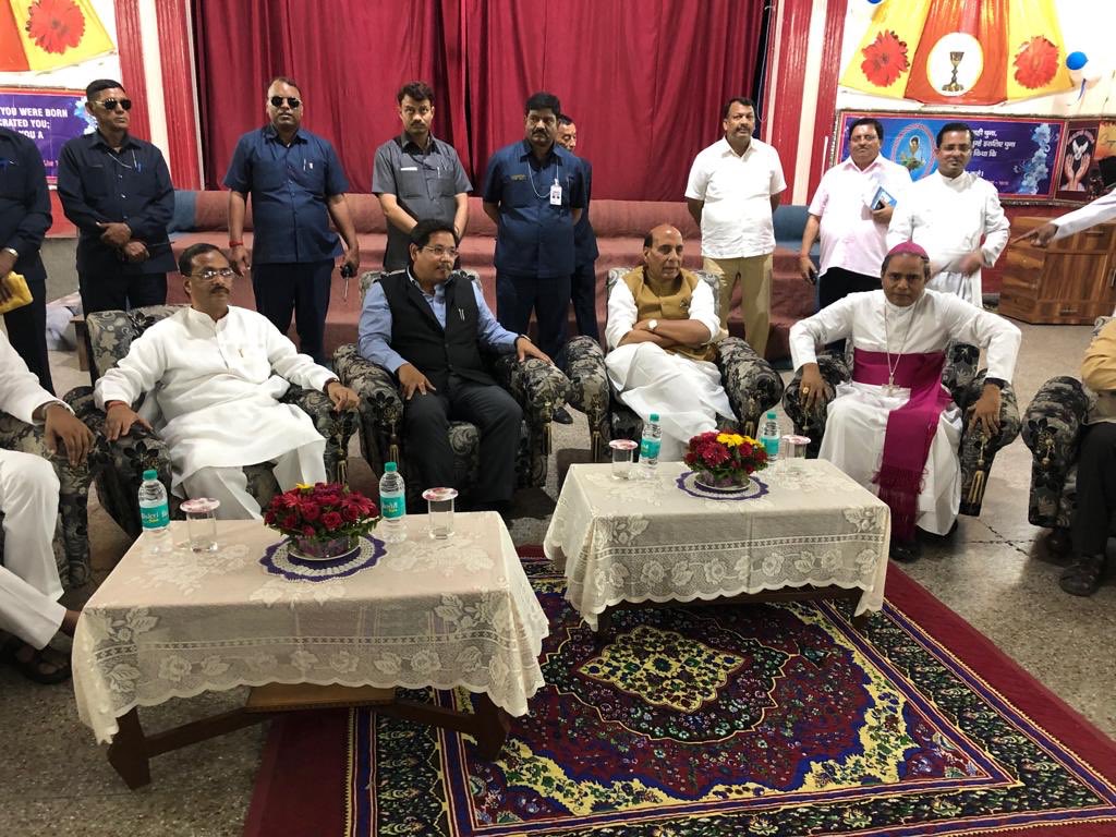 rajnathsingh's tweet photo. Visited St. Joseph’s Cathedral in Lucknow today along with the Chief Minister of Meghalaya, Shri @SangmaConrad. 

Had a wonderful interaction with the Bishop and members of the Christian community living in Lucknow. https://t.co/0g2dT1J2wC