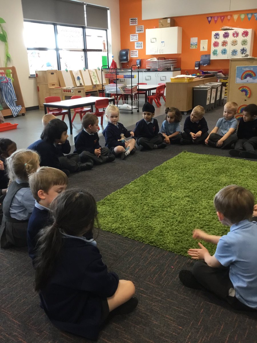 MissHadfield1's tweet image. We love circle time in nursery 😊 We are so good at listening to our friends 💕 #speakingandlistening #receptionready @TrustVictorious @Inspire_Ashton