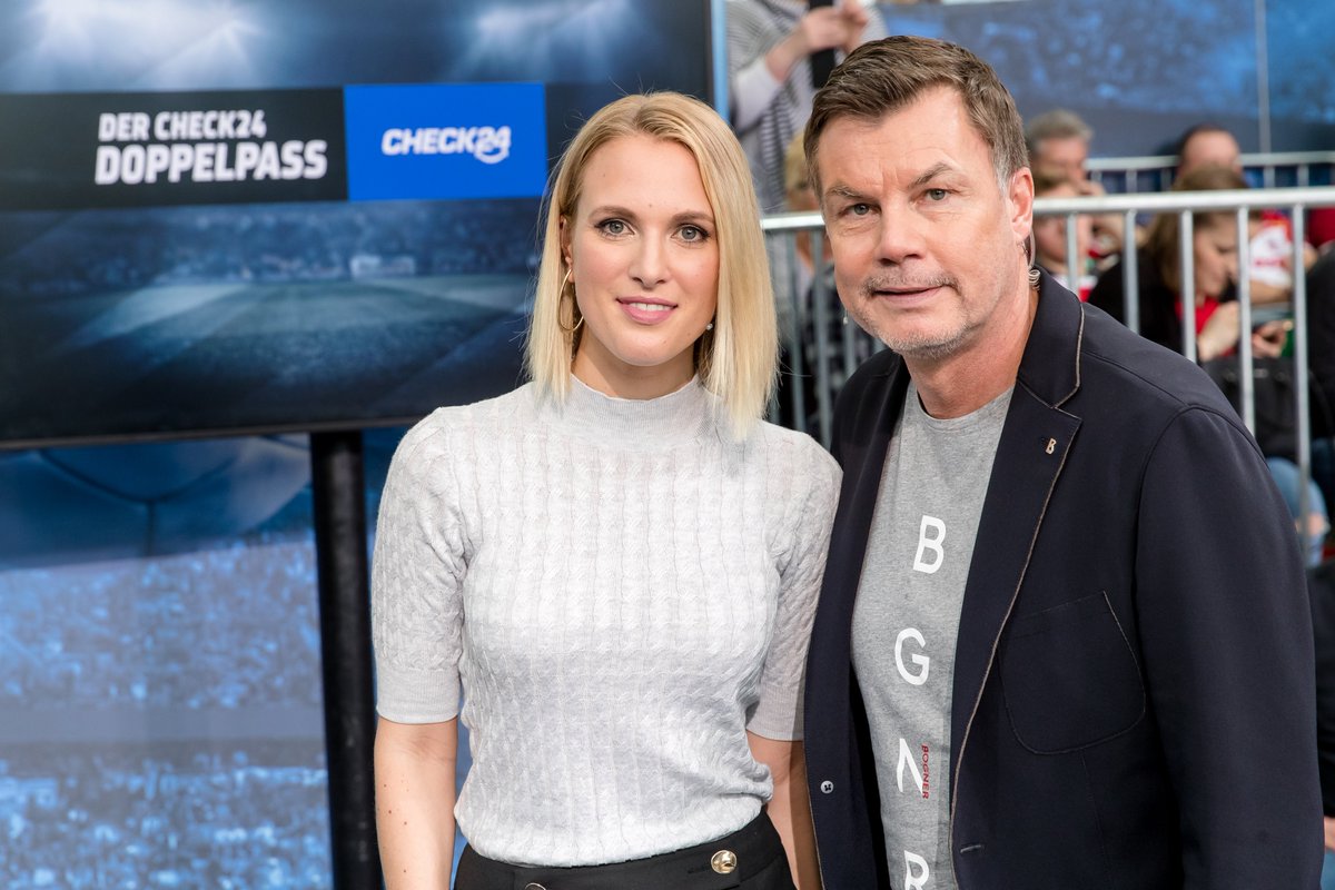 SPORT1 Public Relations (@sport1_pr) on Twitter photo Saisonendspurt! Der <a href="/SPORT1_Dopa/">SPORT1-Doppelpass</a> dazu am Sonntag live ab 11 Uhr mit Max Eberl, Geschäftsführer Sport der @Borussia, sowie Stefan Effenberg, Reinhold Beckmann, <a href="/jorgealthoff/">jörgalthoff</a>, Matthias Opdenhövel und Tom Bartels. Das Moderationsteam <a href="/thomashelmer5/">Thomas Helmer</a> u <a href="/Ruth_Hofmann/">Ruth Hofmann</a> Saisonendspurt! Der <a href="/SPORT1_Dopa/">SPORT1-Doppelpass</a> dazu am Sonntag live ab 11 Uhr mit Max Eberl, Geschäftsführer Sport der @Borussia, sowie Stefan Effenberg, Reinhold Beckmann, <a href="/jorgealthoff/">jörgalthoff</a>, Matthias Opdenhövel und Tom Bartels. Das Moderationsteam <a href="/thomashelmer5/">Thomas Helmer</a> u <a href="/Ruth_Hofmann/">Ruth Hofmann</a>