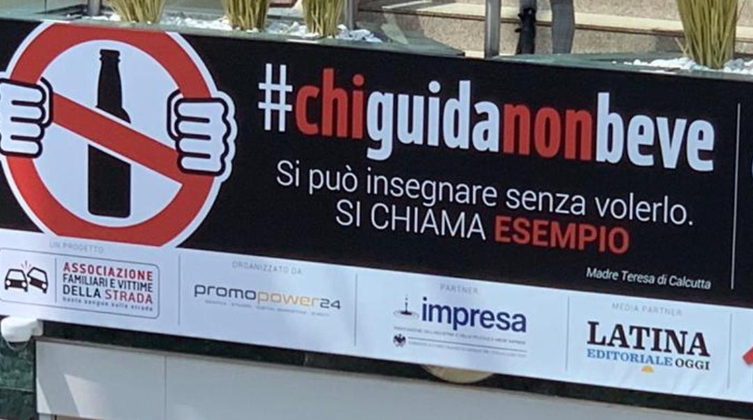 INTITsrl's tweet photo. Inaugurazione al @Latinafiori della #SlotCar
#ChiGuidaNonBeve, evento sulla sicurezza stradale, organizzato dall' Associazione Familiari e Vittime della Strada a cui contribuiamo come sponsor. 
Grazie a #ImpresaAssociazione per averci coinvolto in questa iniziativa! #INTIT https://t.co/ya7hKv8cTG