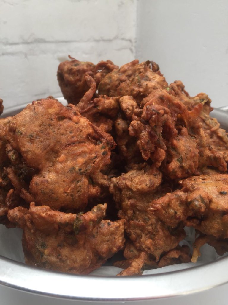 thecurryden's tweet photo. Onion Bhajis packed full of flavour, spices &amp; herbs!!! Taste tested ready for our event today!!! https://t.co/PSoRmNQVcR