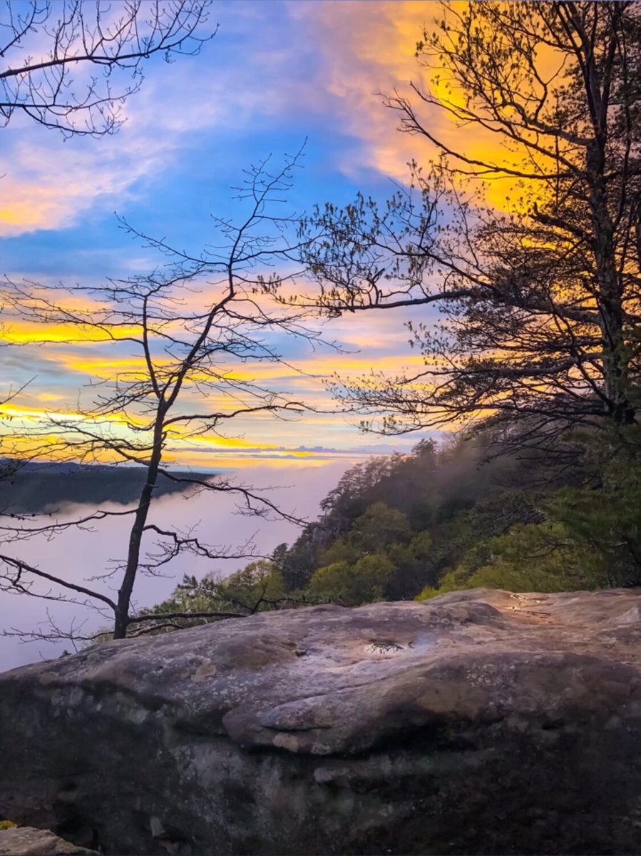 West Virginia sunset give me warm fuzzies #warm #sunset #sky #landscapephotography #naturelovers #nature #photography #photographer #picoftheday #PictureEarth #visualambassador #FridayMotivation #motivational