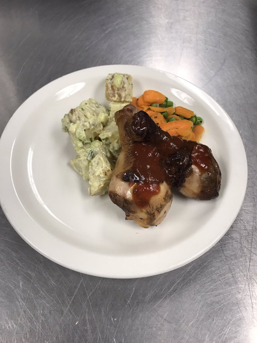 ATXtrinityChef's tweet image. BBQ chicken legs today !