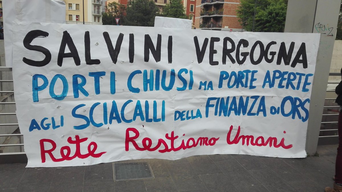 Dal presidio capitolino di #RestiamoUmani a Piazza Annibaliano
"Il #decretoSalvini apre a società private, smantellando lo stato di diritto: il business dell'accoglienza legittimato dal #Governo che farà affari con multinazionali e finanza attraverso mega centri privati"