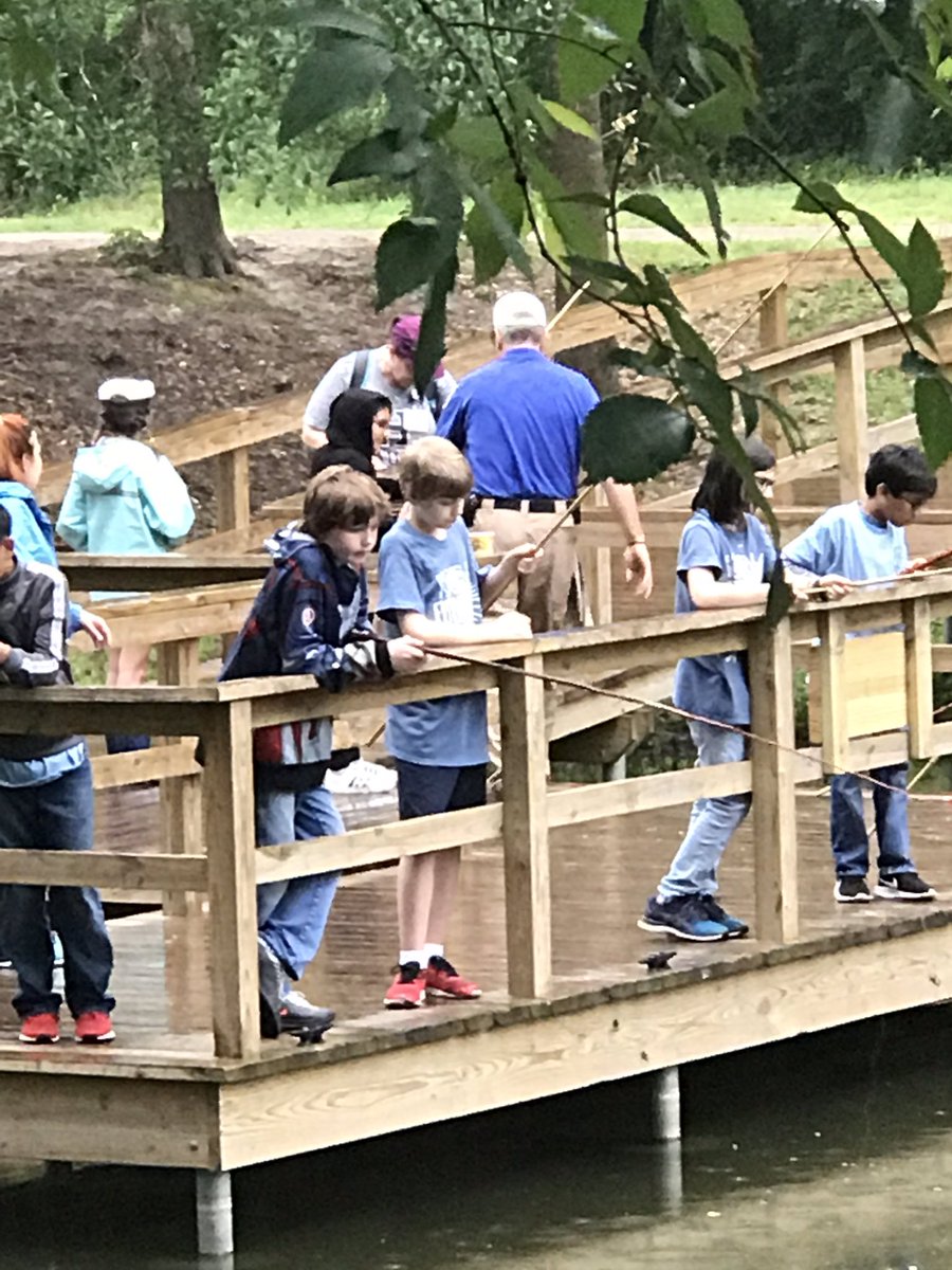 GordonKSee's tweet photo. Doing some water investigation w/ @KleinISD #GTStudents where even the #GTAdvocates went looking for macro invertebrates! Such a great morning w/ @StrackKISD @BenferKISD @HaudeKISD @LemmKISD as we explore the #KickerilloMischerPreserve

#MomentsinKlein #P2Pinaction @KleinISDBret https://t.co/Uj3Ov5uGtD