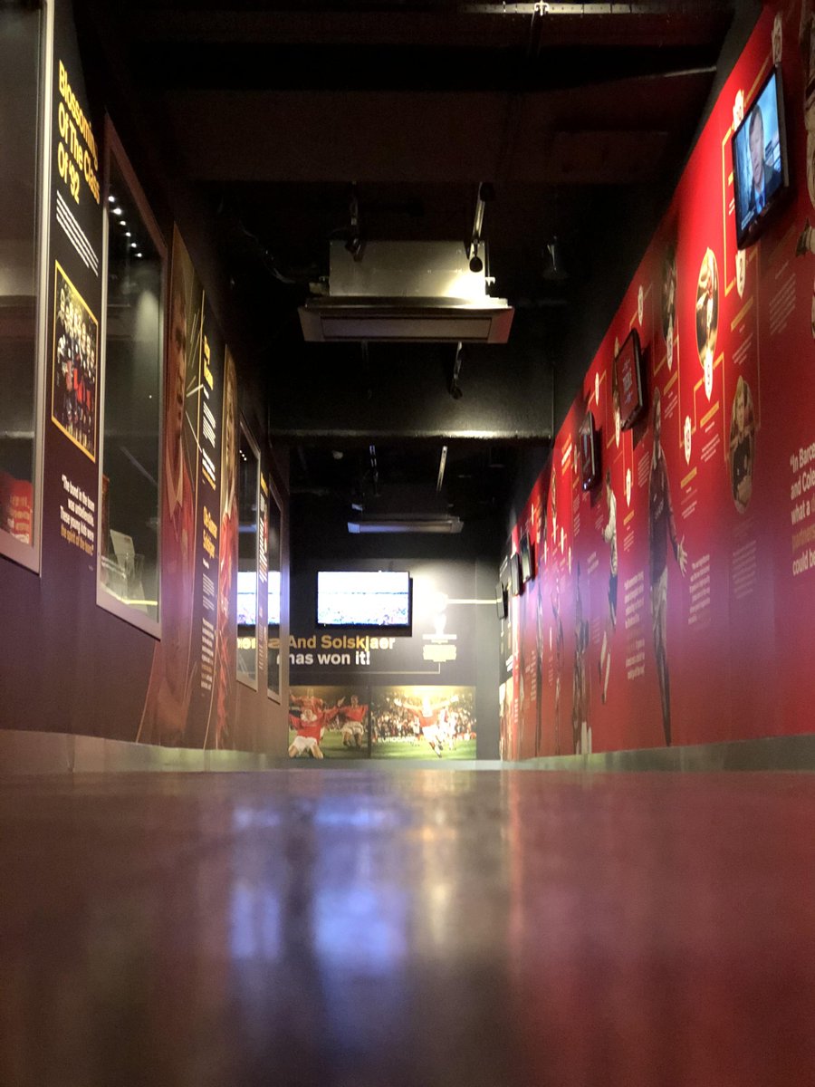 ManUtd_ID's tweet photo. Didedikasikan untuk momen Treble yang bersejarah pada musim 1998/99, pameran #MUmuseum baru kami telah dibuka sekarang! ๐๐๐ https://t.co/qVnFyMhOWo