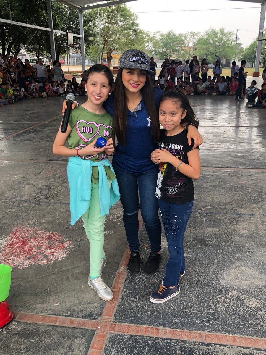 SultanesOficial's tweet photo. Visitamos a los niños de la Escuela Primaria Ignacio Zaragoza turno matutino en su festejo de Día del Niño 👦🏻👧🏻.

Los pequeños pudieron convivir con el @Perrosultan 🐶, vivir la #ExperienciaSultán 🙌🏻 y recibir la invitación al @PalacioSultan 🏟. https://t.co/MyHwYJ4QQT