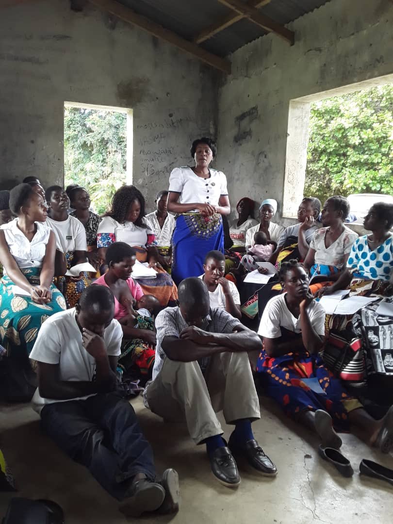 Members of #AAMMH in Malawi worked with @maikhanda to deliver community education about maternal mental health as part of WMMHD activities #maternalMHmatters. Supported by @EdinUniMentalH