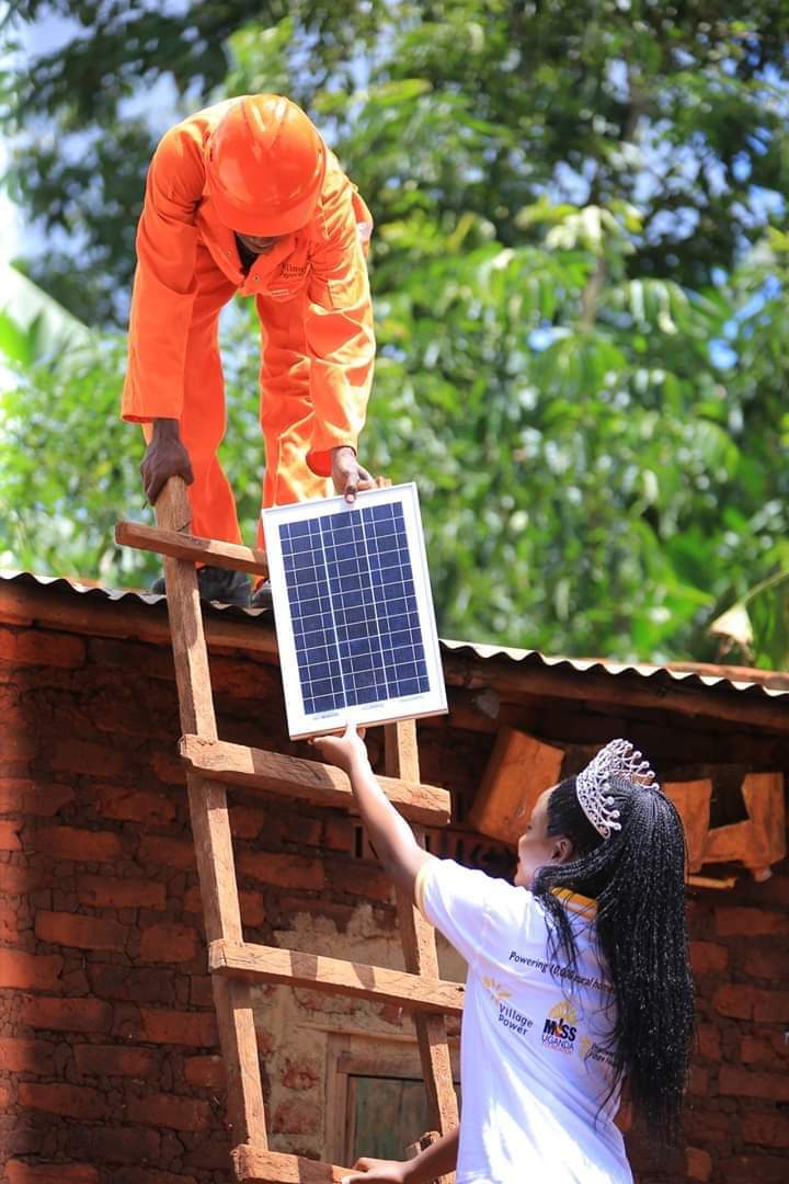 JosephMuvawala's tweet photo. Miss Uganda/ Miss World Africa- Quiin Abenakyo officially switches on Mayuge District during yesterday's 'Switch on' Event #PoweraHome #LightUpMayuge @Abenakyoquiin23 https://t.co/2SPJLLdyQT